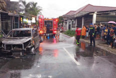 Mobil Sigra di Mertoyudan Magelang Meledak, Tiga Penumpang Nyaris Tak Selamat