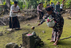 Tradisi Ruwat Pepunden di Temanggung, Warga Dusun Tanggung Kirab Tumpeng dan Air Petirtaan Hormati Leluhur