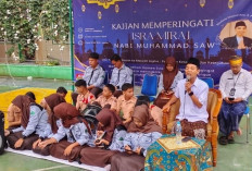 Diguyur Hujan, Peringatan Isra Miraj di SMKN 2 Magelang Tetap Khidmat dan Penuh Makna