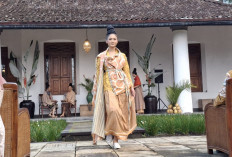 Phillip Iswardono Rayakan 20 Tahun Berkarya Lewat Pergelaran Menyuluh Wastra Menoreh Jejak