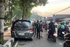 Kecelakaan Mobil Adu Banteng di Depan DPRD Kota Magelang, Dua Korban Masuk Rumah Sakit