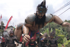 Ogoh-ohoh 5 Meter Warnai Karnaval HUT RI di Kaliabu Magelang, Warga Tampil dengan Kostum Kreatif