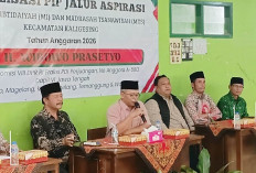 Cegah Anak Putus Sekolah, 200 Siswa Madrasah Purworejo Terima PIP dari DPR RI