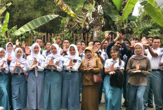 Arjuna SMAN 5 Magelang Perdalam Ilmu Jurnalistik di Magelang Ekspres