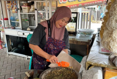 Berkah Kamis Wage, Kedatangan Jamaah Dongkrak Dagangan Warga Mejing Candimulyo Magelang