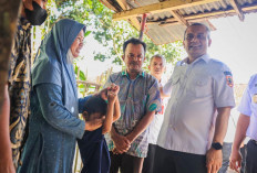 Tangis Haru Sukri Sambut Bantuan RTLH Ahmad Luthfi di Pelosok Sragen