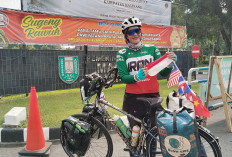 Pesepeda Solo Iran Arezoo Eskandari Tiba di Magelang, Borobudur Jadi Tujuan Utama