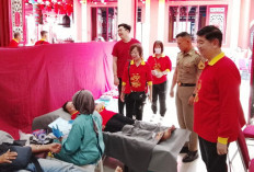 Berbagi Paket Sembako dan Donor Darah Warnai Peryaan Imlek TITD Liong Hok Bio