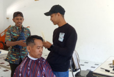 Buka Peluang Usaha Tahan Banting, BLK Kota Magelang Latih Pemuda Jadi Barber Profesional