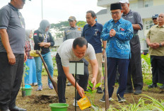 Buka CFN Ke-7, Ganidar Untidar dan 5 Ikatan Alumni Tanam 1.000 Pohon di Lereng Merapi