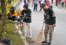 Tanpa Unjuk Rasa, Pekerja dan Walikota Magelang Peringati May Day dengan Bersih Lingkungan