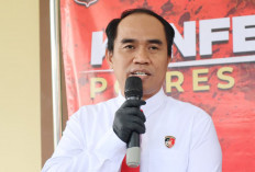 Asyik Main Judi Slot di Warnet, Kakek 74 Tahun di Magelang Tak Berkutik Digerebek Polisi