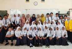 Asyiknya Belajar STEM, Tim PKM Untidar Ajak Siswa SMPN 2 Bandongan Rancang Rumah Tahan Gempa