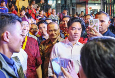 Pemandangan Inklusivitas Pasar Imlek Semawis Semarang Bersama Gibran dan Ahmad Luthfi Tahun Ini