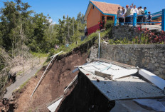Tinjau Longsor Brebes, Ahmad Luthfi Ultimatum Pembenahan Cepat Akses Jalan dan Sekolah