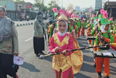 Tampil Memukau di Karnaval Desa, Marching Band Baskara Muda Bangun Karakter Siswa MI Muhammadiyah Danurejo