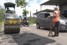 Perbaikan Jalur Alternatif Mudik Temanggung Dikebut, 18 Km Jalan Ditambal Jelang Lebaran