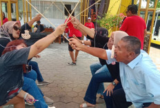 Serunya Wisatawan Taman Kyai Langgeng Ikut Lomba 17-an Bareng Kru Musik Kepodang