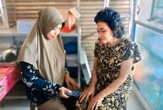 Bangkit dari Keterbatasan, Usaha Kue Tantiningsih Mampu Topang Ekonomi Keluarga Berkat Sinergi Holding UMi